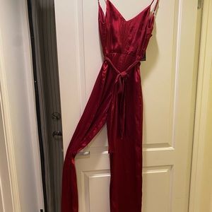 Super cute for the holiday or a nice night out!